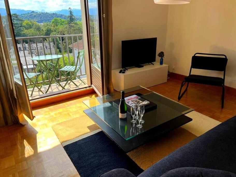 Apartamento Pau Centre Vue Sur Les Pyrenees Pour 2 Nuits Au Minimum Exterior foto