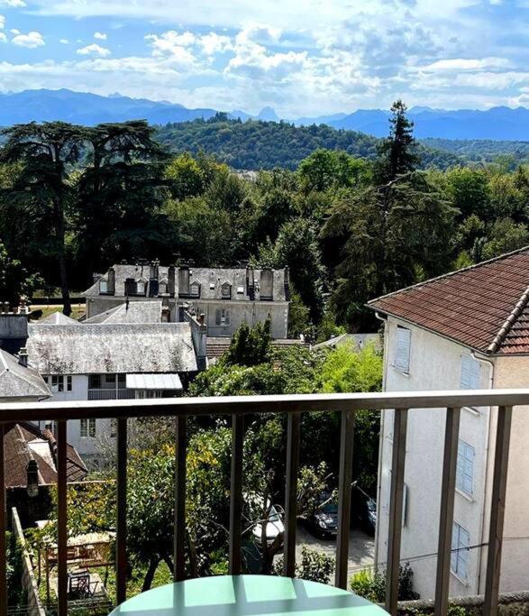 Apartamento Pau Centre Vue Sur Les Pyrenees Pour 2 Nuits Au Minimum Exterior foto