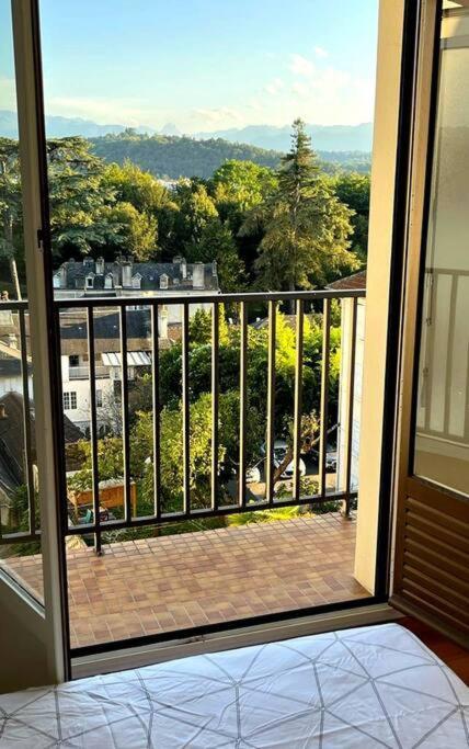 Apartamento Pau Centre Vue Sur Les Pyrenees Pour 2 Nuits Au Minimum Exterior foto